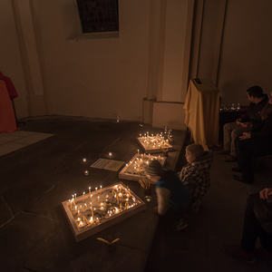 Impressionen vom Lichterweg in der Pfarre Kirchdorf/Krems bei der Nacht der 1000 Lichter.