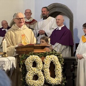 Zum 80. Geburtstag fierte die Pfarrgemeinde einen Festgottesdienst
