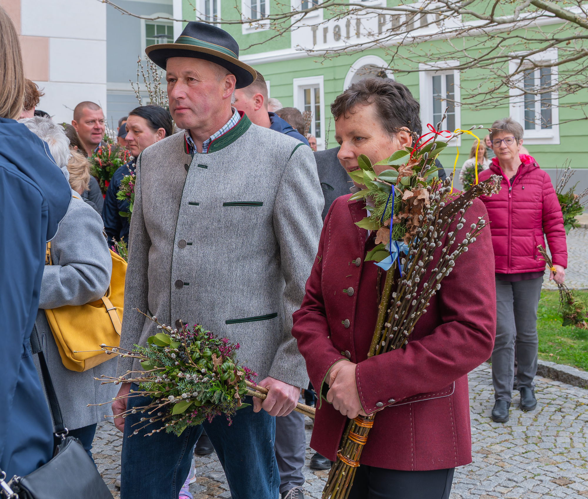 Palmsonntag Pfarre Kirchdorf an der KremsSegnung der Palmzweige vor dem Pfarrhof, dann Einzug in die Kirche