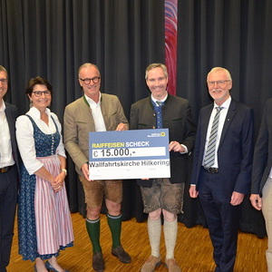 Schecküberreichung
